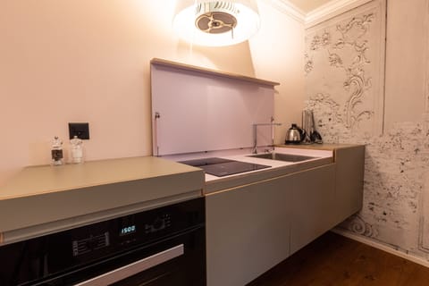 Junior Suite, Balcony | Private kitchen