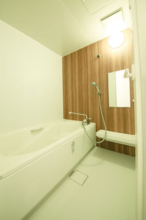 Entire House with Free Parking | Bathroom | Separate tub and shower, free toiletries, hair dryer, slippers