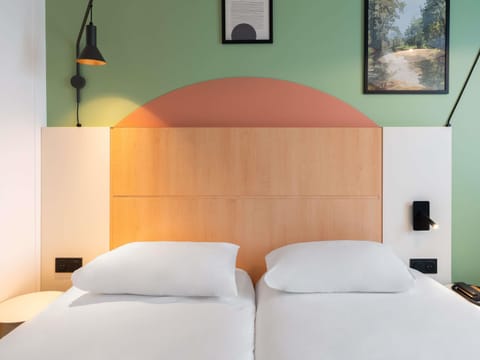 In-room safe, desk, soundproofing, iron/ironing board