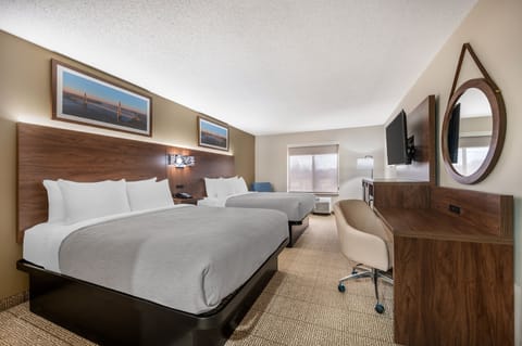 2 Queen Beds (Non Smoking) | Hypo-allergenic bedding, iron/ironing board, free WiFi, bed sheets