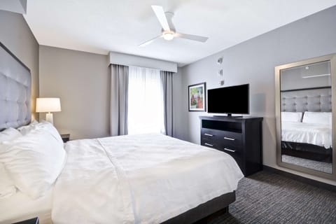 Suite, Accessible, Non Smoking | Premium bedding, iron/ironing board, free cribs/infant beds