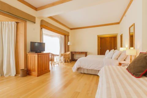 Panoramic Room (Ático) | Premium bedding, down comforters, minibar, in-room safe
