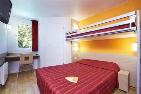 Standard Room, Multiple Beds (1 Double and 1 Single bed) | Premium bedding, desk, blackout drapes, free WiFi