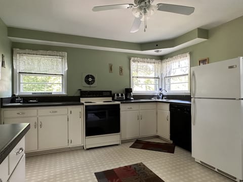 Three Bedroom OFF Premise Country Vacation Home | Private kitchen