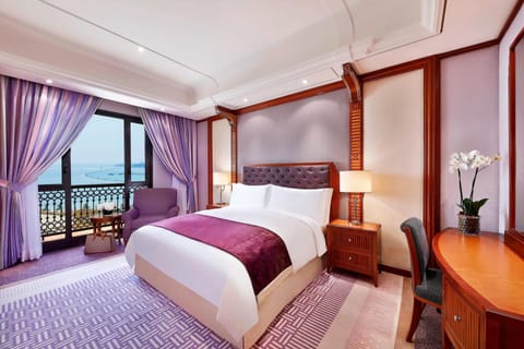 Deluxe Room, 1 King Bed, Sea View | Premium bedding, pillowtop beds, minibar, in-room safe