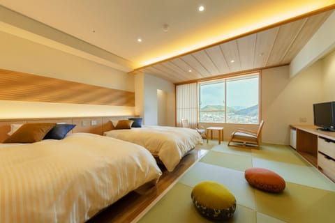 Superior Japanese-Style Room with Beds & Shower room, Non Smoking | In-room safe, free WiFi, bed sheets