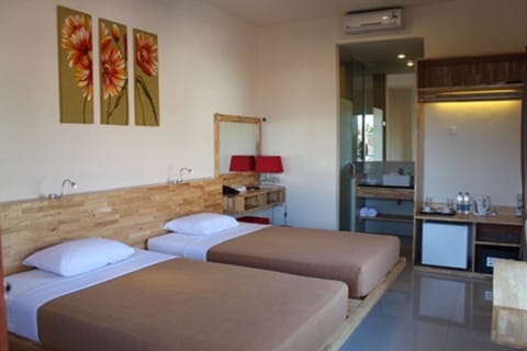 Deluxe Double Room | In-room safe, desk, rollaway beds, free WiFi