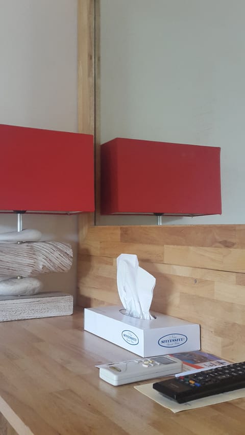 1 bedroom, in-room safe, desk, rollaway beds