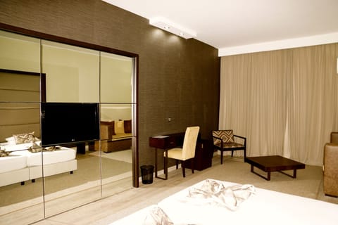 Premium bedding, minibar, in-room safe, desk