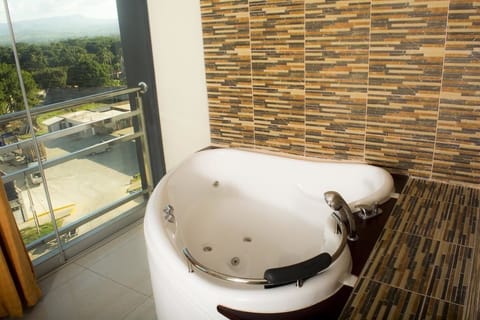 Presidential Room, Jetted Tub | Jetted tub