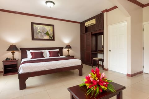 Junior Suite, Balcony | In-room safe, blackout drapes, free WiFi, bed sheets