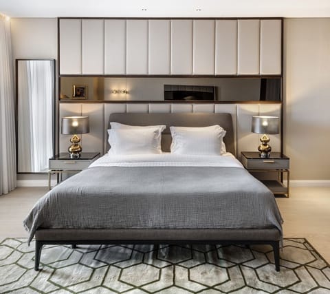 Premium Suite | Egyptian cotton sheets, premium bedding, minibar, in-room safe