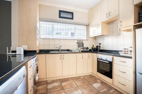 Vredehof No 2  | Private kitchen | Full-size fridge, microwave, oven, stovetop