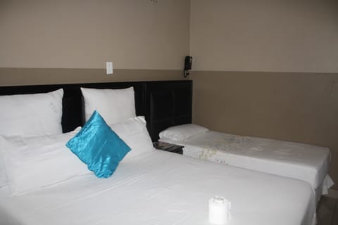 Family Room | In-room safe, desk, iron/ironing board, free WiFi