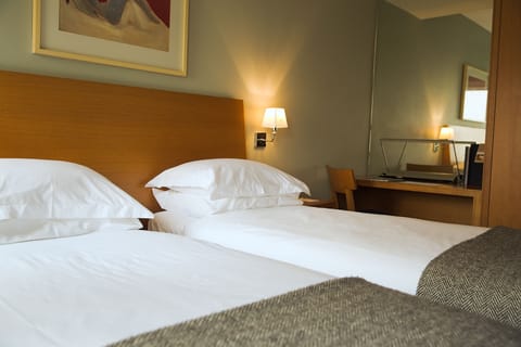 Classic Double or Twin Room | Premium bedding, minibar, in-room safe, desk