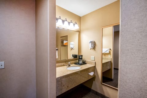 Suite, 1 King Bed, Non Smoking | In-room safe, desk, soundproofing, iron/ironing board