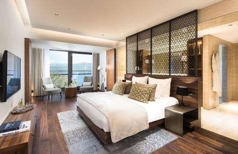 Splendid Suite Sea View | Premium bedding, memory foam beds, minibar, in-room safe