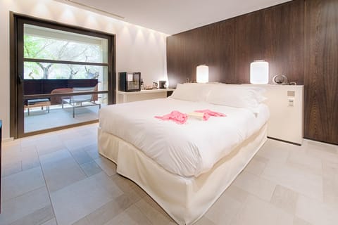 Design Double or Twin Room (with Shower) | Premium bedding, pillowtop beds, minibar, in-room safe