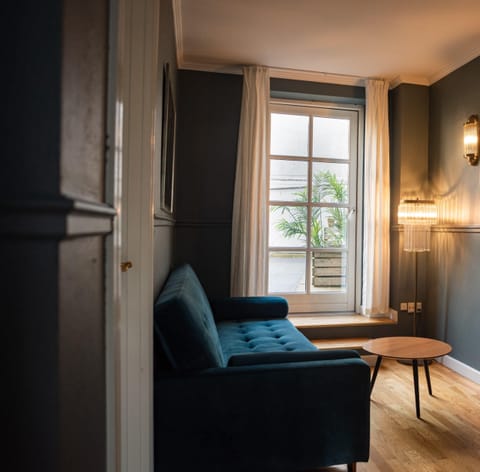 X-Large, Bath tub | Bathroom | Eco-friendly toiletries, hair dryer, towels, soap