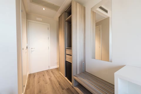 Deluxe Double Room | Minibar, in-room safe, desk, laptop workspace