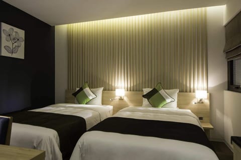 Standard Twin Room | Premium bedding, minibar, in-room safe, desk