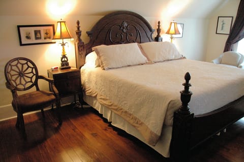 Margaret May Suite, 1 King Bed, Private Bathroom, Upstairs | Premium bedding, memory foam beds, individually decorated