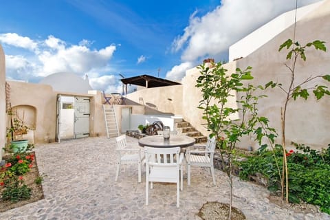 House, 2 Bedrooms | Terrace/patio