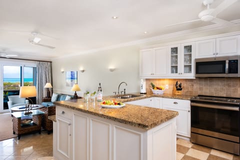 Suite, 1 Bedroom, Oceanfront | Private kitchen | Full-size fridge, microwave, oven, stovetop