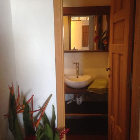Triple Room, Sea View | Bathroom | Shower, towels