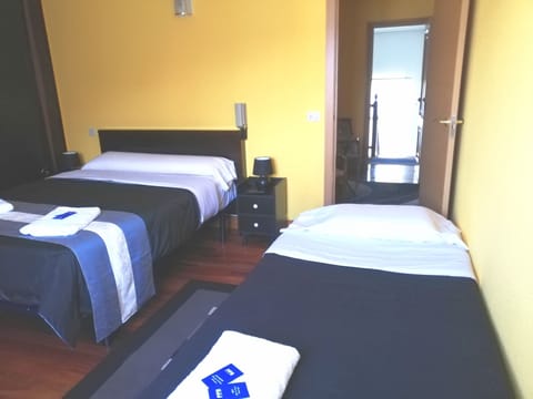 Triple Room (nº 7 - 2 adults + 1 child) | In-room safe, free WiFi, bed sheets