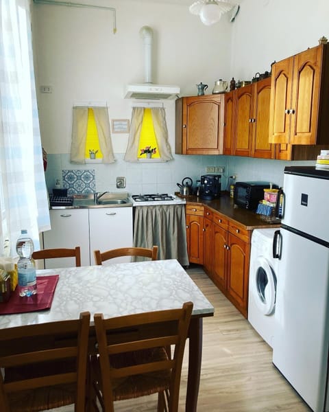 Apartment, 2 Bedrooms, Kitchen, Park View | Private kitchen | Fridge, espresso maker, coffee/tea maker, electric kettle