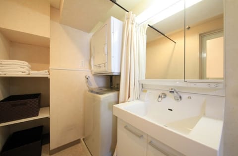 Pent house for families use(W/Washing Machine) | Bathroom | Combined shower/tub, free toiletries, slippers, electronic bidet