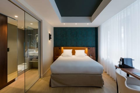 Exclusive Room, 1 King Bed, Non Smoking (with Sofabed) | Premium bedding, free minibar, in-room safe, soundproofing