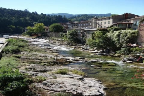 Region [summer] (>5 km)