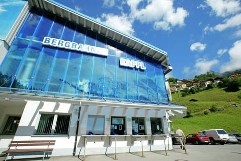 Region [summer] (>5 km)