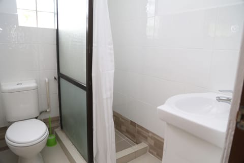 Double Room, Private Bathroom | Bathroom | Towels