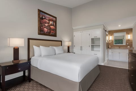 Superior Suite, 1 King Bed, Golf View (Golf View 1 Bedroom King Suite) | Premium bedding, in-room safe, desk, iron/ironing board