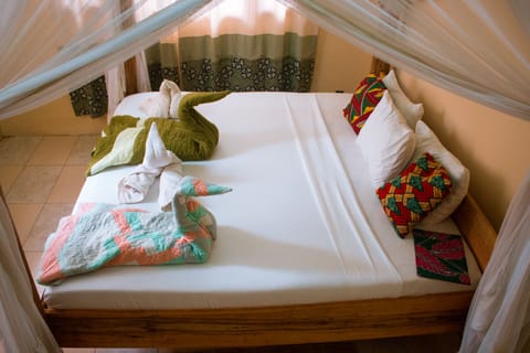 Comfort Double Room | Desk, free WiFi, bed sheets