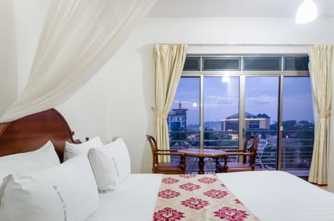 Deluxe Twin Room, City View | City view