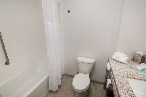 Room, 2 Queen Beds, Non Smoking | Bathroom | Free toiletries, towels
