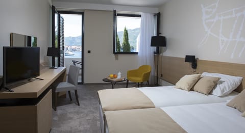 Superior double room with seaside balcony | Hypo-allergenic bedding, minibar, in-room safe, free cribs/infant beds