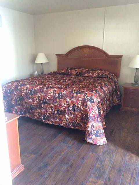 King Room | Free WiFi, bed sheets