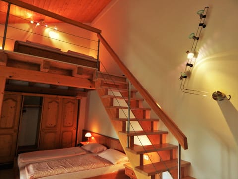 Suite | Desk, laptop workspace, soundproofing, iron/ironing board