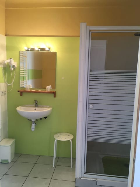 Double Room | Bathroom amenities | Free toiletries, hair dryer, towels