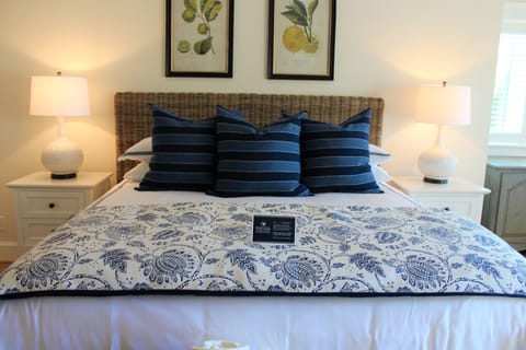 Luxury Room, 1 King Bed, Patio, Garden View | Floor plan