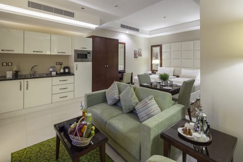 Deluxe Junior Suite | Living area | 42-inch LED TV with satellite channels, TV