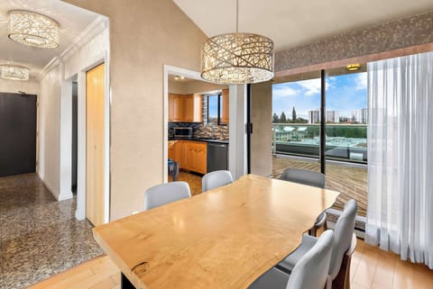 Suite, 1 King Bed, Kitchen, Harbor View (Penthouse;with Sofabed) | Hypo-allergenic bedding, pillowtop beds, in-room safe, desk