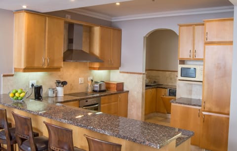 702 Oyster Rock - Self Catering  | Private kitchen | Fridge, microwave, oven, stovetop