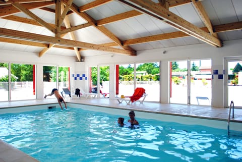 Indoor pool, seasonal outdoor pool, sun loungers