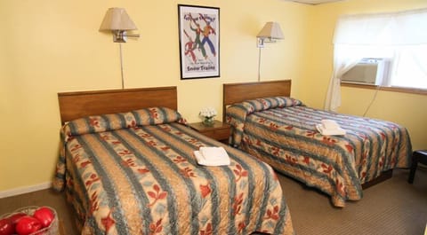 Room, 2 Double Beds | Free WiFi